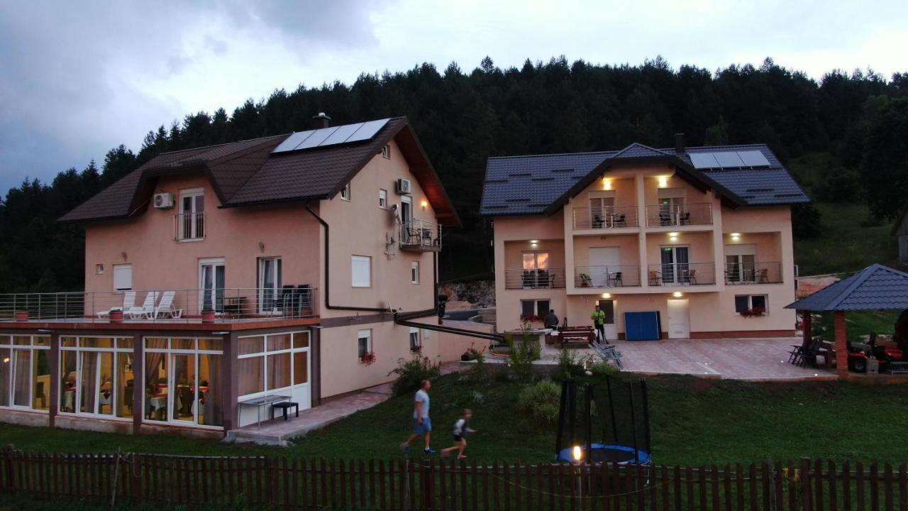 Hotel House Delic Vrhovine Esterno foto